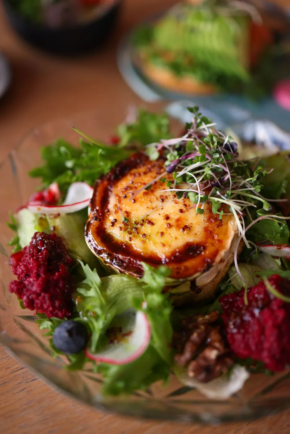 Salade de chèvre chaud